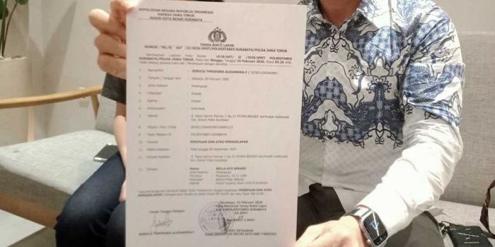 wanita-di-surabaya-dilaporkan-ke-polisi-atas-dugaan-penipuan-rp157-juta