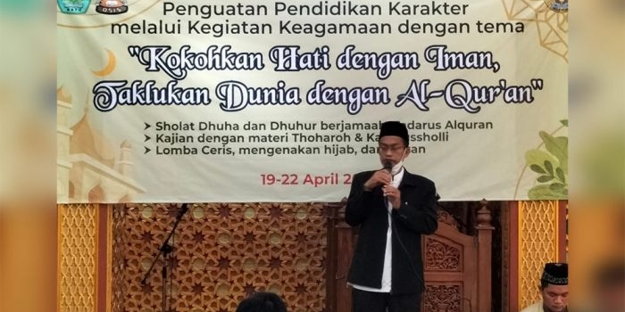 Kepala SMA Negeri 2 Batu Anto Dwi Cahyono saat membuka kegiatan pondok Ramadan.