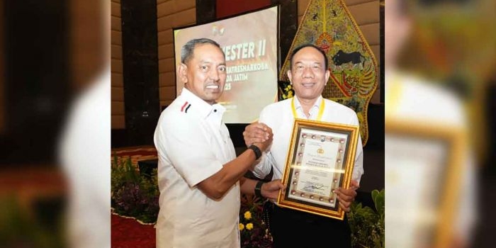 satresnarkoba-polres-blitar-kota-raih-penghargaan-usai-bongkar-ladang-ganja-di-gandusari