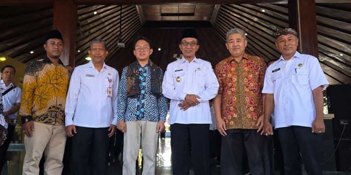 sambut-wisudawan-doktor-terbaik-dari-tju-bupati-pamekasan-kami-sangat-bangga