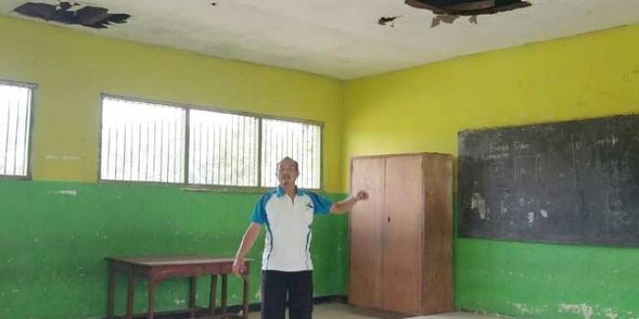 Kerusakan atap SDN Kalen tambah meluas. foto: yudi eko purnomo