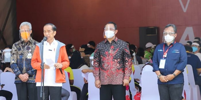 Tampak hadir Presiden RI Joko Widodo bersama jajaran Pelindo III. (foto: ist)