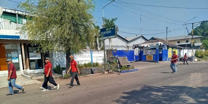 Buruh pabrik PT SGS Jombang.