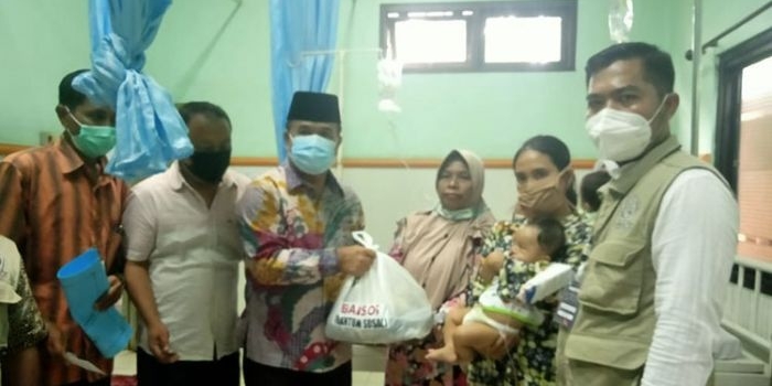 PPDI) DPC Pamekasan bekerja sama dengan Smiletren dan Yayasan Anugerah Sentosa Surabaya serta didukung Dinas Sosial Kabupaten Pamekasan menggelar bakti sosial operasi bibir sumbing dan langit-langit di RS As-Syifa Suhada Pamekasan. (foto: ist)