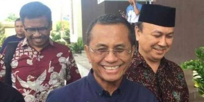 Dahlan Iskan usai diperiksa Kejati Jatim, Kamis (3/11). foto: istimewa