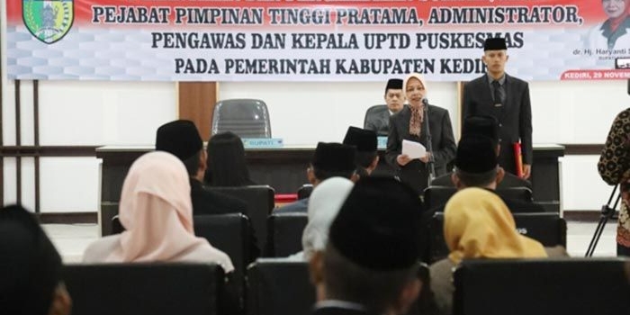 Dua kepala dinas di lingkup Pemerintah Kabupaten Kediri resmi dilantik Bupati Kediri.