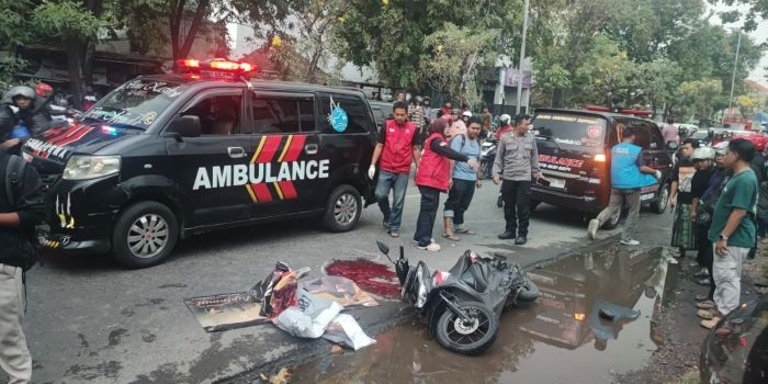 motor-terseruduk-truk-molen-di-perempatan-gedangan-dua-anak-jadi-korban-md