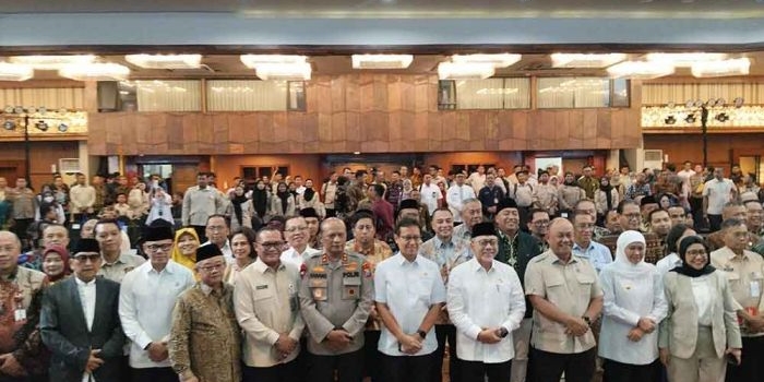 menko-pangan-apresiasi-jatim-sebagai-provinsi-terbanyak-jumlah-sppg-dan-slhs
