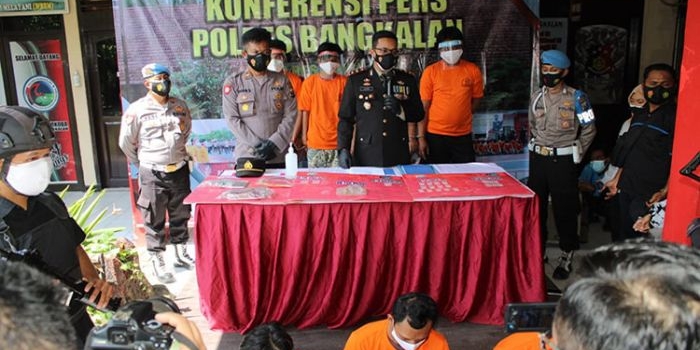 Konferensi Pers Polres Bangkalan, Kamis (1/7/2021). (foto: ist)