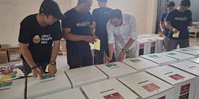 Pemeriksaan logistik Pilkada 2024 di Kota Blitar.
