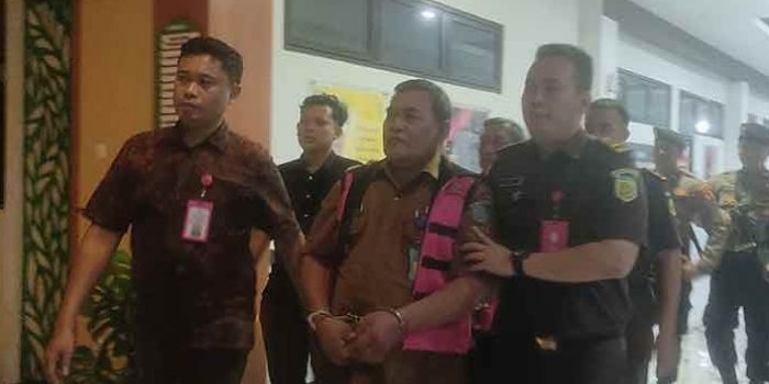 selewengkan-dana-bantuan-senilai-miliaran-rupiah-kades-dan-ketua-bpd-entalsewu-resmi-ditahan