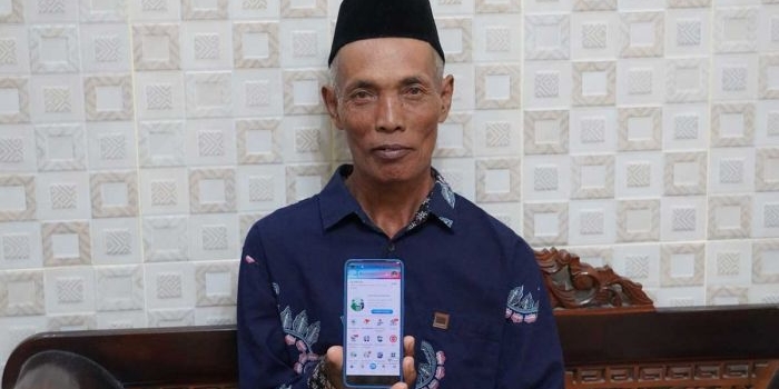 warga-kediri-ini-manfaatkan-mobile-jkn-untuk-kepesertaan