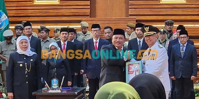 pelantikan-sesi-ke-2-gubernur-khofifah-minta-pj-bupatiwali-kota-pelajari-detail-memori-jabatan