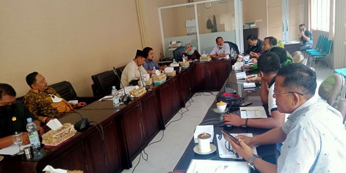 Sejumlah pengusaha properti saat mengikuti rapat dengar pendapat dengan Komisi III DPRD Kota Probinggo.