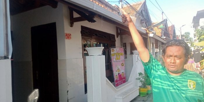 pria-di-surabaya-curi-sangkar-burung-senilai-rp25-juta-milik-majikannnya