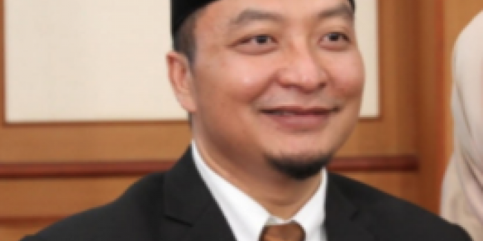 maju-pilkada-gresik-2024-hari-ini-asluchul-alif-daftar-cabup-ke-demokrat