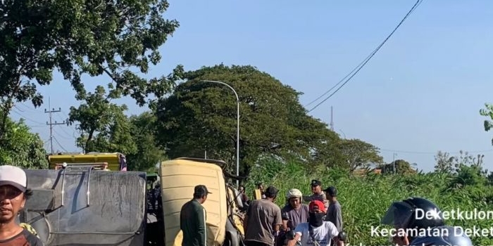 truk-tangki-terguling-usai-tabrak-pohon-di-deket-lamongan-sopir-luka-luka