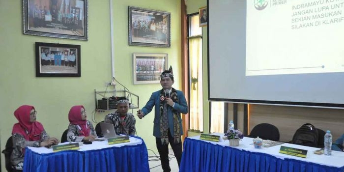 Pelaksanaan reakreditasi di Puskesmas Omben, Sampang. Foto: Ist