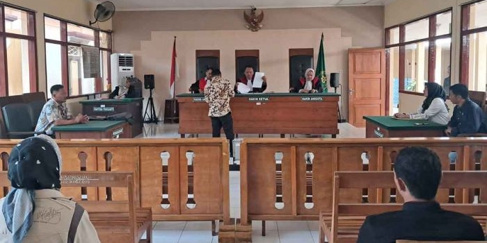 sidang-perdana-gugatan-ke-sdm-polda-jatim-dan-satreskrim-polres-tuban-ditunda