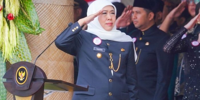 pimpin-upacara-hari-jadi-ke-80-jawa-timur-khofifah-ungkap-filosofi-kerja-jatim-bisa