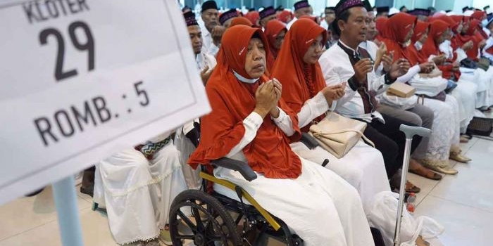 12-cjh-dari-kabupaten-kediri-gak-jadi-berangkat-kenapa
