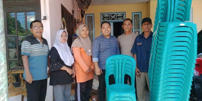 anggota-dprd-kota-probolinggo-ini-salurkan-bantuan-kursi-untuk-posyandu-sukoharjo