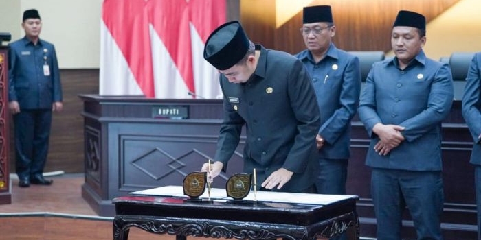 dprd-jember-sahkan-perubahan-apbd-2025-bupati-apresiasi-sinergi-eksekutif-dan-legislatif