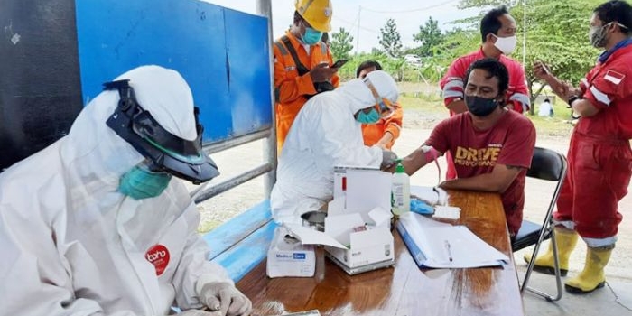 Proses rapid test bagi para pekerja PT Pertamina EP Cepu (PEPC).