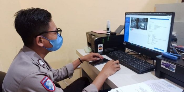 operasi-zebra-semeru-hari-ke-4-ditlantas-polda-jatim-pelanggar-didominasi-pemotor-tak-pakai-helm