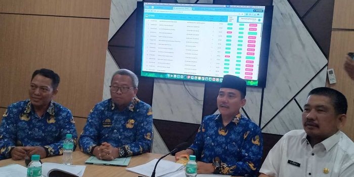 dispendik-gresik-klarifikasi-video-viral-spmb-jalur-prestasi