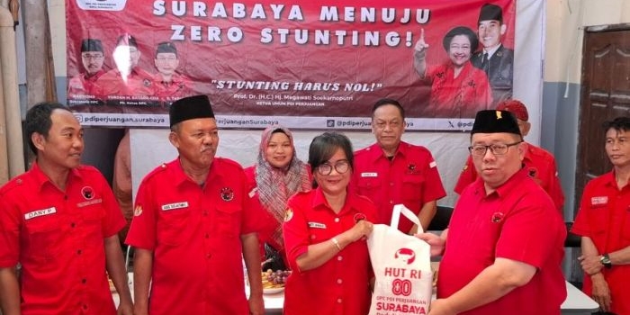 tekankan-zero-stunting-pdip-surabaya-bagikan-308-paket-makanan-bergizi-untuk-balita