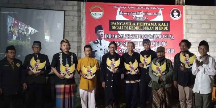 peringati-hari-lahir-pancasila-situs-ndalem-pojok-kediri-gelar-tasyakuran-dan-diskusi