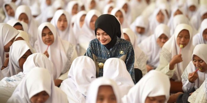 wali-kota-kediri-dorong-gaya-hidup-sehat-santri-lewat-aksi-bergizi-di-ponpes-al-amien-ngasinan