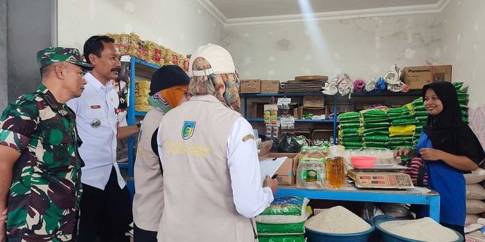 bulog-kediri-pastikan-harga-pangan-stabil-stok-beras-66-ribu-ton-aman-jelang-nataru