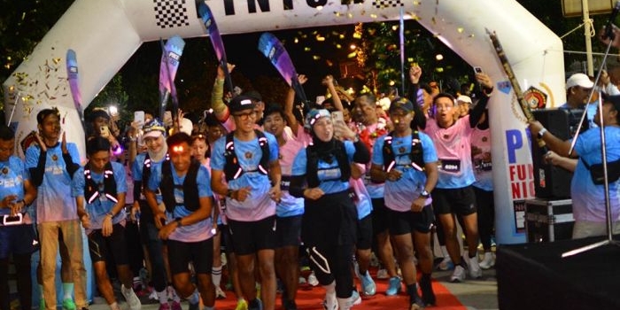 puncak-hpn-pwi-tuban-2026-ratusan-pelari-meriahkan-fun-run-colour-night-2
