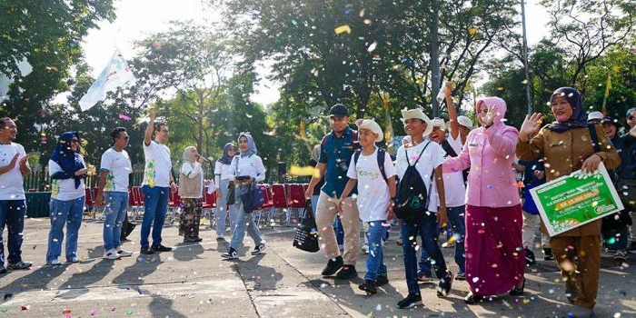 petrokimia-gresik-gelar-outing-class-di-kbs-untuk-anak-anak-slb-gresik