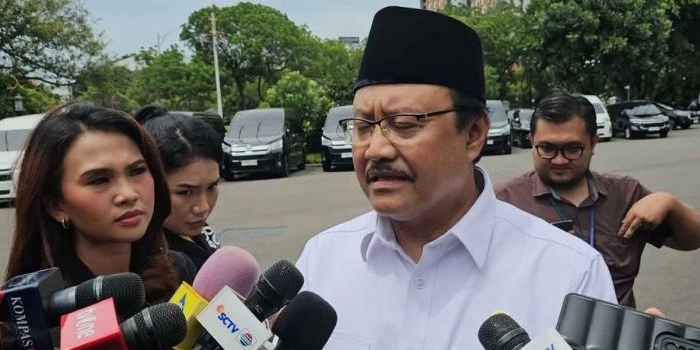 guru-sekolah-rakyat-mundur-massal-menteri-sosial-sebut-penempatan-terlalu-jauh