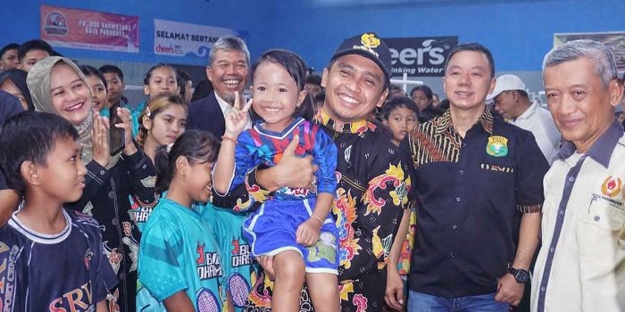 wali-kota-pasuruan-buka-kejurkot-bulu-tangkis-2025-dorong-atlet-muda-berprestasi