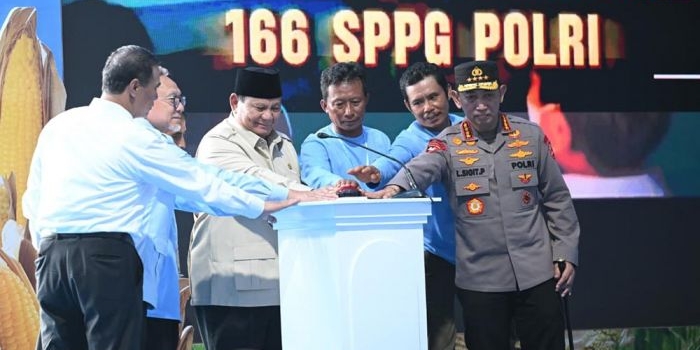 sokong-makan-bergizi-gratis-presiden-prabowo-resmikan-10-gudang-pangan-dan-166-sppg-polri