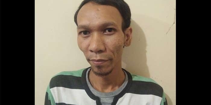 Tersangka yang diamankan karena menyimpan sabu-sabu.