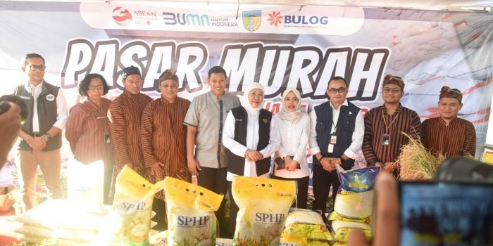 wali-kota-kediri-dampingi-gubernur-khofifah-tinjau-pasar-murah