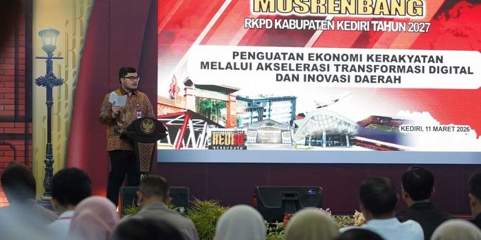 Bupati Kediri saat memberi sambutan dalam pembukaan musrenbang di Convention Hall, SLG. Foto: Ist