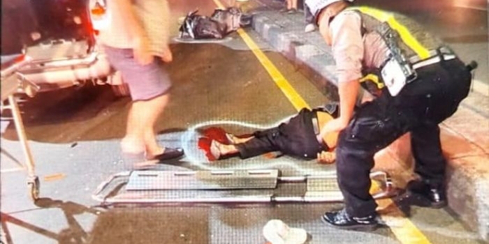 pemotor-alami-luka-berat-usai-tabrak-truk-wing-box-di-raya-gilang-sidoarjo