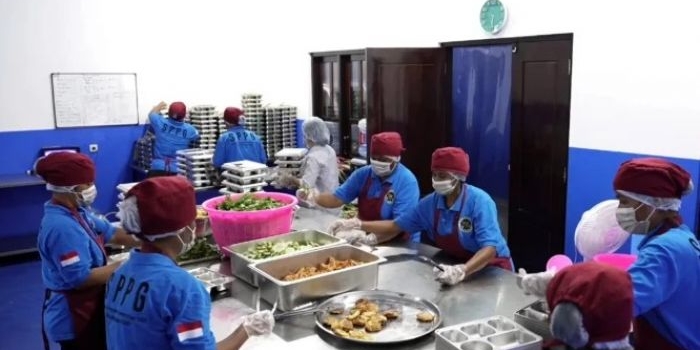 bgn-bantah-anggaran-bahan-makanan-mbg-menu-ramadhan-rp15-000-per-porsi