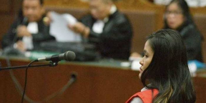 Jessica Kumala Wongso menjalani sidang perdana terkait kasus pembunuhan Wayan Mirna Salihin di Pengadilan Negeri Jakarta Pusat, Rabu (15/6).