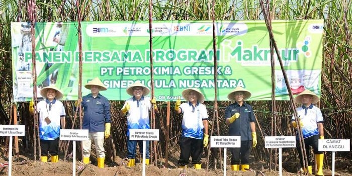 melalui-program-makmur-menteri-bumn-petrokimia-gresik-berhasil-makmurkan-21-ribu-lebih-petani