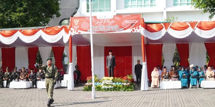 Upacara dalam rangka memperingati Hari Lahir Pancasila tahun 2026 di Halaman Kantor Pemkab Lamongan, Senin (1/6/2026) kemarin.
