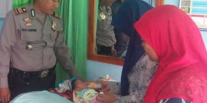 Bayi yang ditemukan dibawa ke Puskesmas Ngoro.