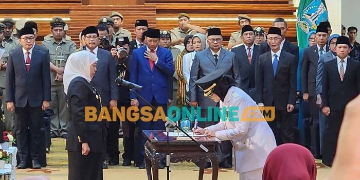 lantik-6-pj-bupati-gubernur-khofifah-berpesan-pentingnya-menjaga-pembangunan-berkelanjutan