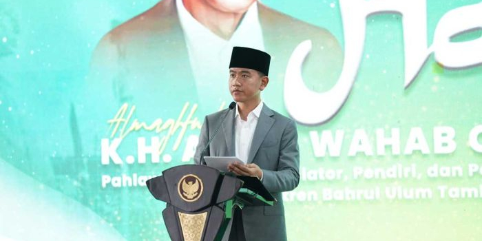 Wapres Gibran saat memberi sambutan ketika menghadiri Haul Mbah Wahab Tambakberas, Jombang.